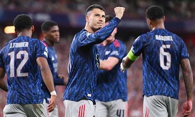 Martinelli vẫn là 'chú gà son' của Arsenal