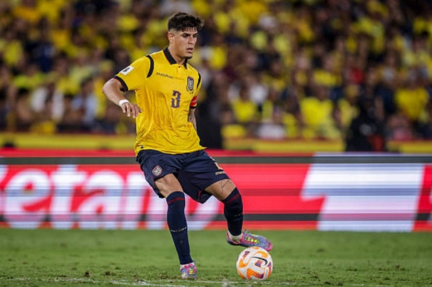 Piero Hincapie sẽ thay đổi hàng thủ Arsenal như thế nào?