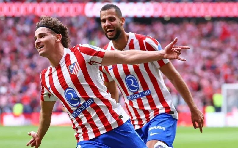 Julian Alvarez được cho là đang muốn rời Atletico Madrid để gia nhập Barca