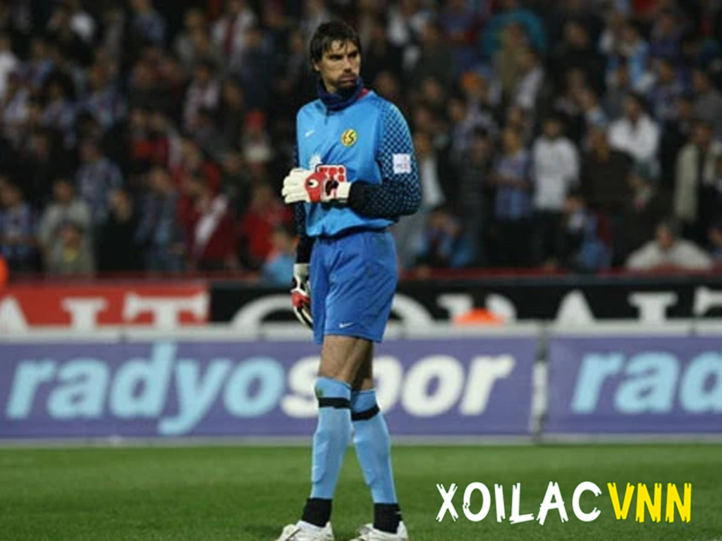 Cầu thủ cao nhất thế giới – Khi chiều cao trở thành vũ khí